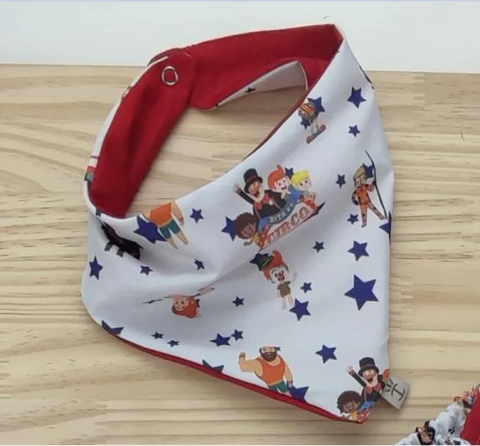 Babador Forrado com Plástico PVC ou Bandana Mundo Bita Circo Adulto Infantil Bebê Índigo Trend