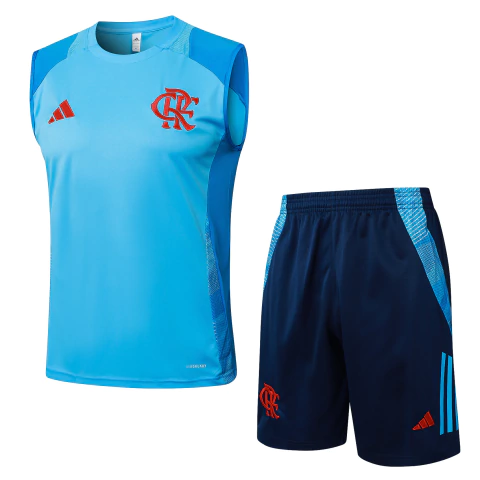 Conjunto de treino verão Flamengo 2025/26 da Adidas, composto por camisa regata azul claro e shorts azul marinho.