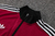 Conjunto de Treino Inverno Manchester United 24/25 - Masculino - Adidas - Jaqueta Vinho e Calça Preta - PW Sports - Loja de Artigos Esportivos