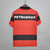 parte de trás da camisa retrô do Flamengo Home 1999, vermelha com detalhes em preto e logo da Petrobras nas costas.