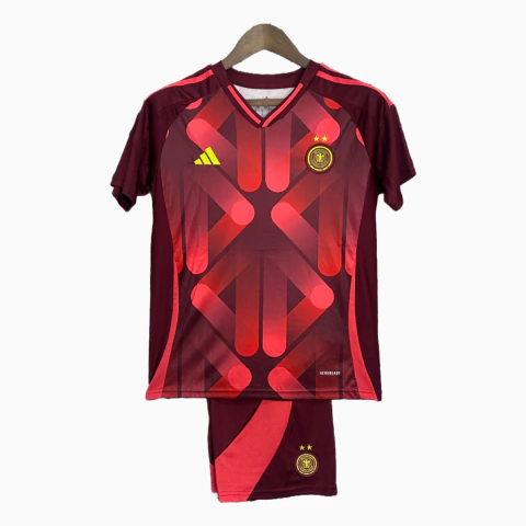 Kit Infantil Alemanha Away 2025/26 - Versão Torcedor Unissex - Adidas - Camisa e Shorts Vermelho - comprar online