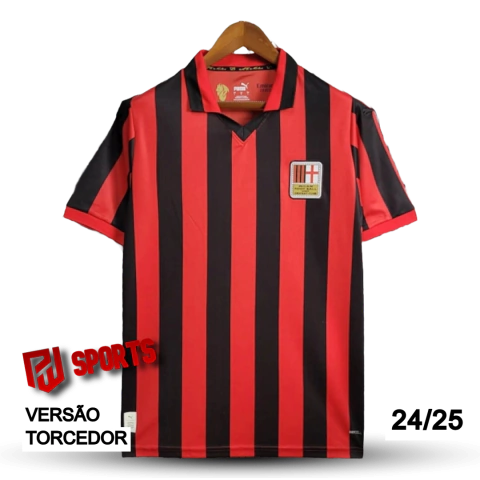 Camisa AC Milan Edição Especial 125 anos 2024/25 - Versão Torcedor Masculino - Puma - Vermelha e Preta - comprar online