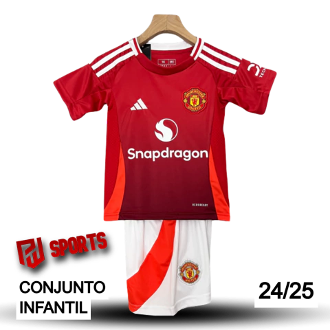 Kit Infantil Manchester United Home 2024/25 - Versão Torcedor Unissex - Adidas - Camisa Vermelha e Shorts Branco