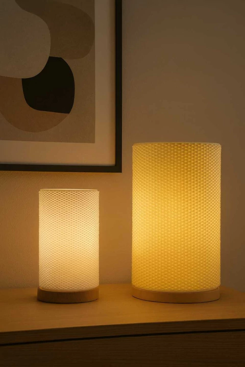 Lampara De Mesa Base Madera Lenga Y Pantalla 3d Gala Chb - comprar online