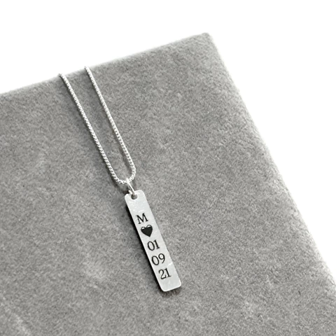 Colar Inicial + Data com coração