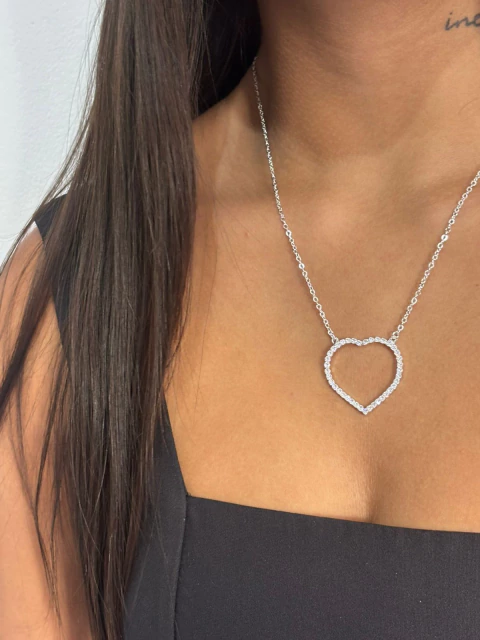 Colar coração cravejado - comprar online