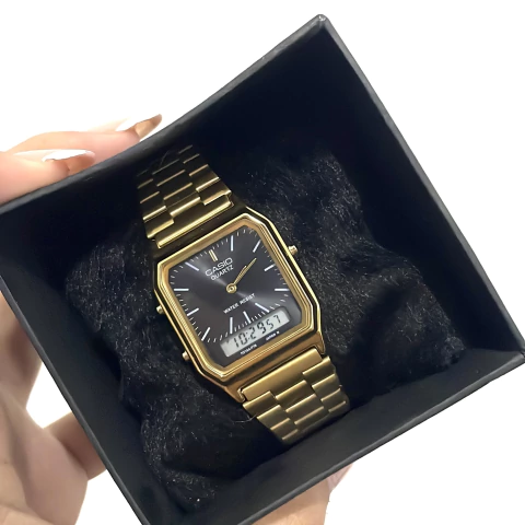 Relógio quartz dourado
