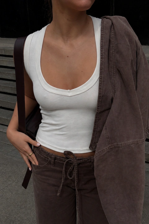 MUSCULOSA ESCOTE V
