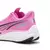 Zapatillas Puma Velocity Nitro 3 para mujer en color rosa, vista trasera con detalles en negro y plateado.
