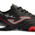 Botines Joma Aguila para hombre en color negro con detalles en rojo y gris.