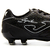 Botines Joma Aguila Top FG para hombre en color negro, con detalles en blanco y diseño deportivo.