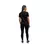 Remera Snauwaert Net Pro Mujer vista posterior, color negro, combinada con leggings negros y zapatillas deportivas.