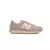 Zapatillas New Balance 237 para mujer en color rosa, con logo en el lateral y diseño urbano.