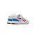 Zapatillas Reebok GL1100 para mujer en color blanco con detalles en rojo y azul, vistas desde atrás.