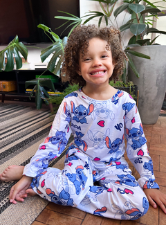 Pijama full de inverno infantil Stitch branco na internet