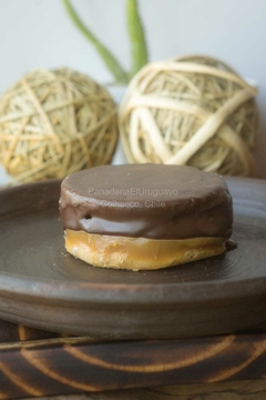 ALFAJOR URUGUAYO DE CHOCOLATE