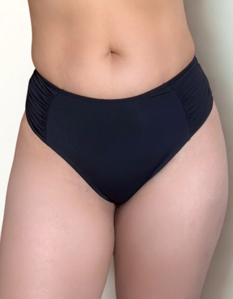 Calcinha Biquini Drapeada Lateral Fio duplo preto - comprar online