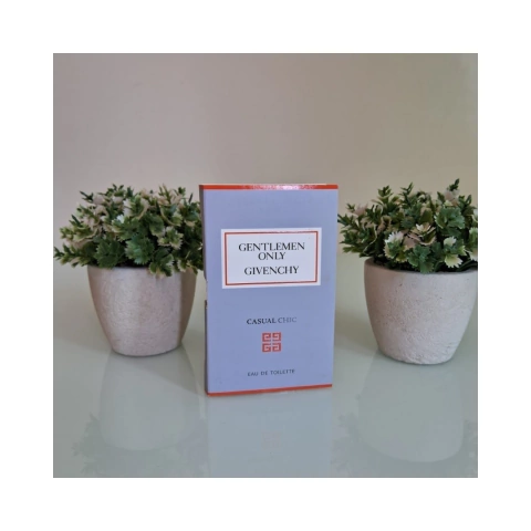 FLACONETE GENTLEMEN ONLY CASUAL CHIC - GIVENCHY - EDT - 1ML - MASCULINO