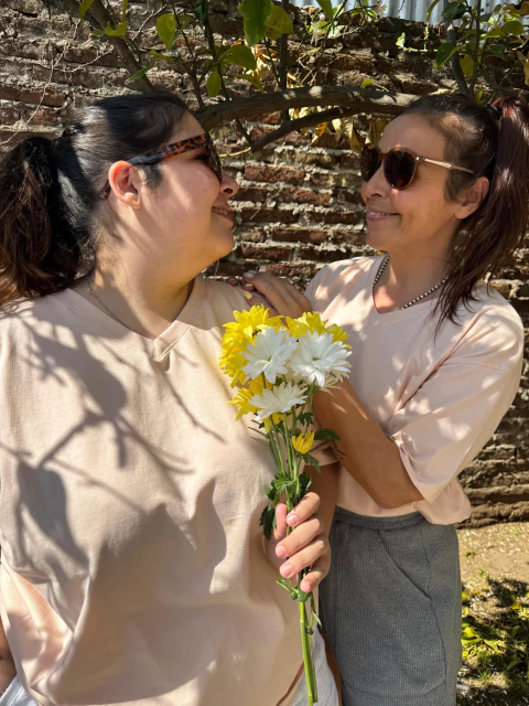 Remera Calandra - Escote en V R102 - comprar online