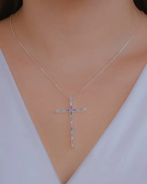 Colar Cruz Palito com Microzirconias na Prata