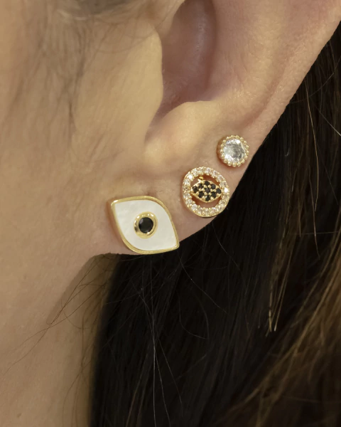 Brinco Trio Olho Grego de Madreperola e com Cristal Preto Ponto de Luz no Dourado - comprar online