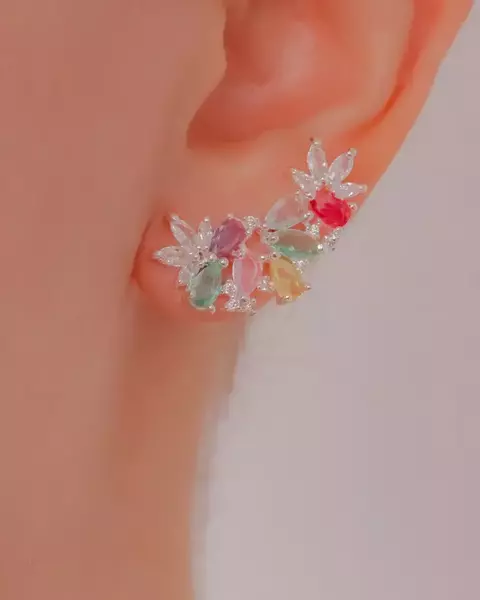 Brinco Ear Cuff Gotas de Cristais Coloridos na Prata