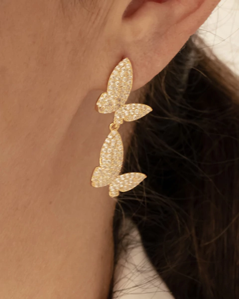 Brinco Borboletas Cravejadas de Microzirconias no Dourado - comprar online