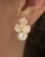 Brinco Flor de Microzirconias com Pérola Pendurada no Dourado - comprar online
