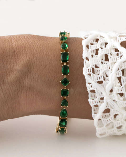 Pulseira Riviera Cristais Verde Esmeralda Varios Formatos no Dourado - comprar online