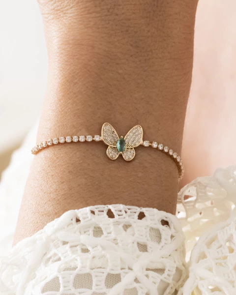 Pulseira Riviera Ajustavel Borboleta de Microzirconias com Navete Turmalina no Dourado - comprar online