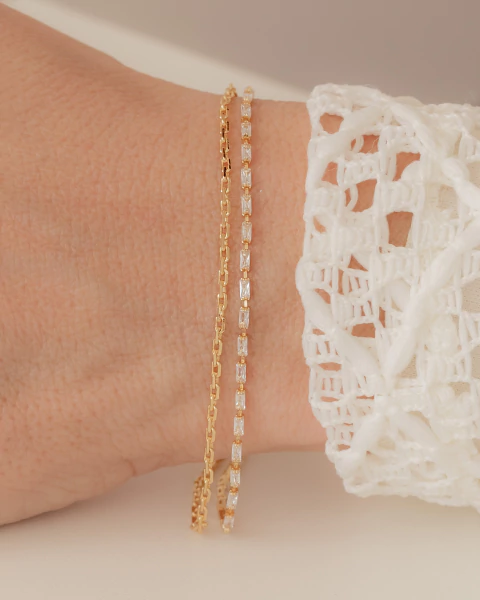 Pulseira Dupla Elos e Baguetes de Zirconias no Dourado - comprar online