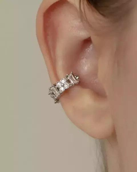 Brinco Piercing Unitario Trevos e Baguete de Zirconias no Ródio Branco