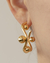 Brinco Argola Ondulada com Bolas Lisas no Dourado - comprar online