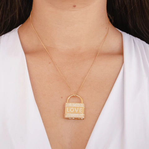 Colar Cadeado Love com Microzirconias no Dourado
