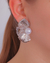 Brinco Ear Cuff Flor Trabalhada com Pérola no Ródio Branco