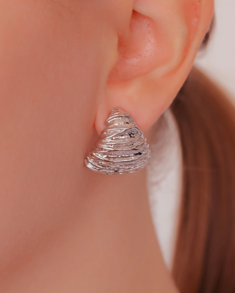 Brinco Abstrato Trabalhado no Ródio Branco