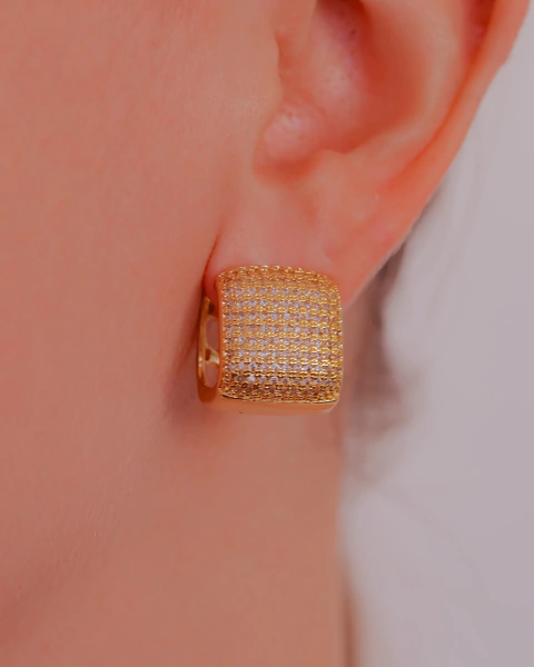 Brinco Argola Cravejada 11 Fileiras de Microzirconias no Dourado