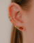 Brinco Ear Cuff Cristais Coloridos e Encaixe para Piercing no Dourado
