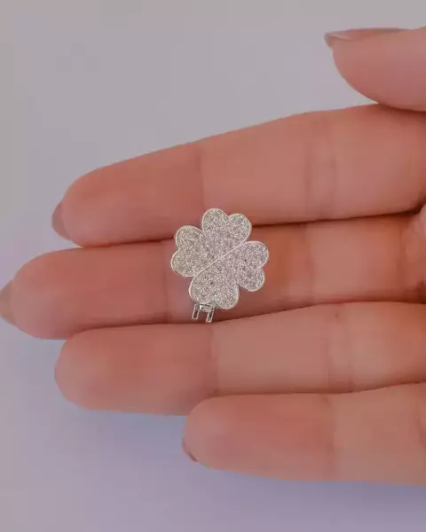 Pingente Trevo Cravejado com Microzirconias na Prata