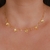 Colar Choker Elos com Flores e Tiffanys Pendurados no Dourado