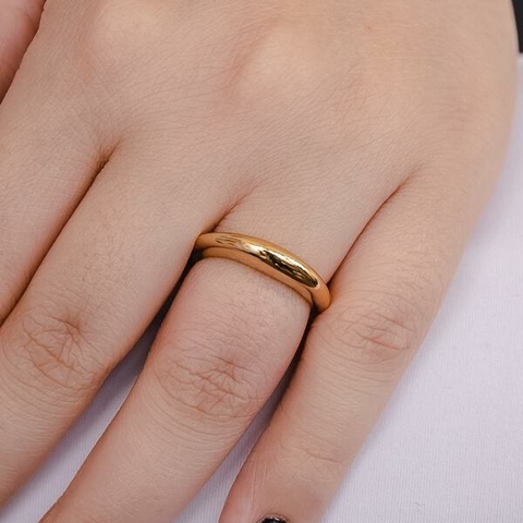 Anel Fino Liso no Dourado