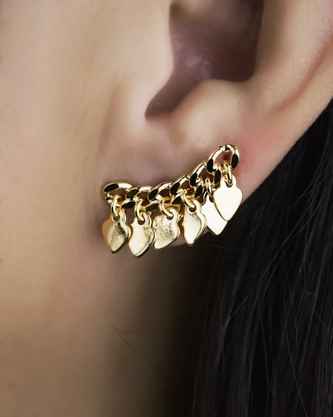 Brinco Ear Cuff Elos com Corações Lisos Pendurados no Dourado