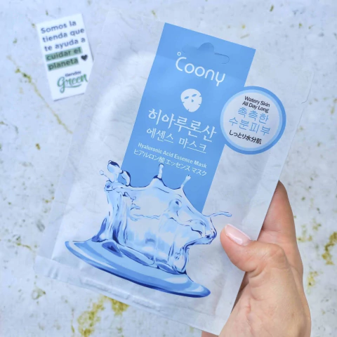 Mascarilla facial de ácido hialurónico de Coony en paquete azul, diseñada para hidratar y combatir el envejecimiento.