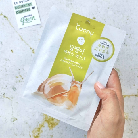 Mascarilla facial Coony con baba de caracol en envase, mostrando un caracol dibujado y el logo de la marca.