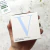 Envase de la crema facial Vitalidad AM/PM de Dadatina, diseñado para pieles maduras, con un gran logo en la parte superior.