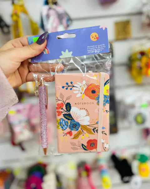 Libreta + lapicera- Multipaper- Flores beige