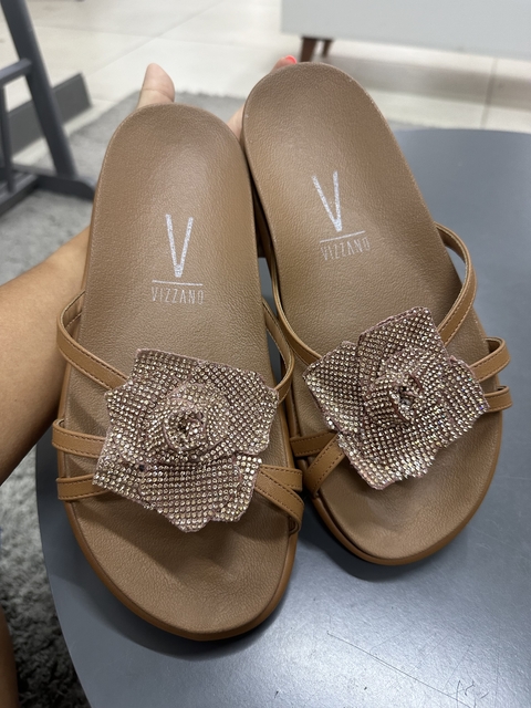 Sandália Vizzano Flor de Strass