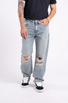 PANTALÓN RELAXED ROTURAS