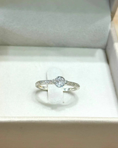 Anel Cravejado - comprar online