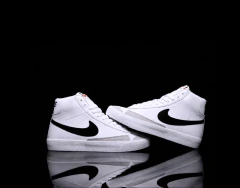 Blazer Nike Mid 77 Blanco Negro Sku.155 - comprar en línea